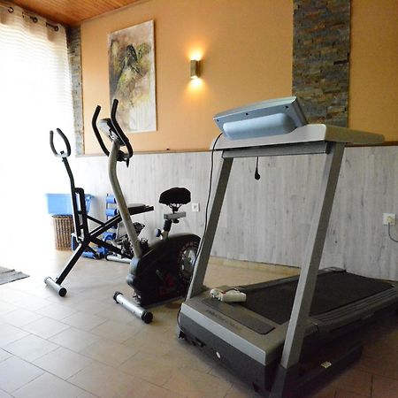 Holiday Home With Bubble Bath Florenville Bagian luar foto
