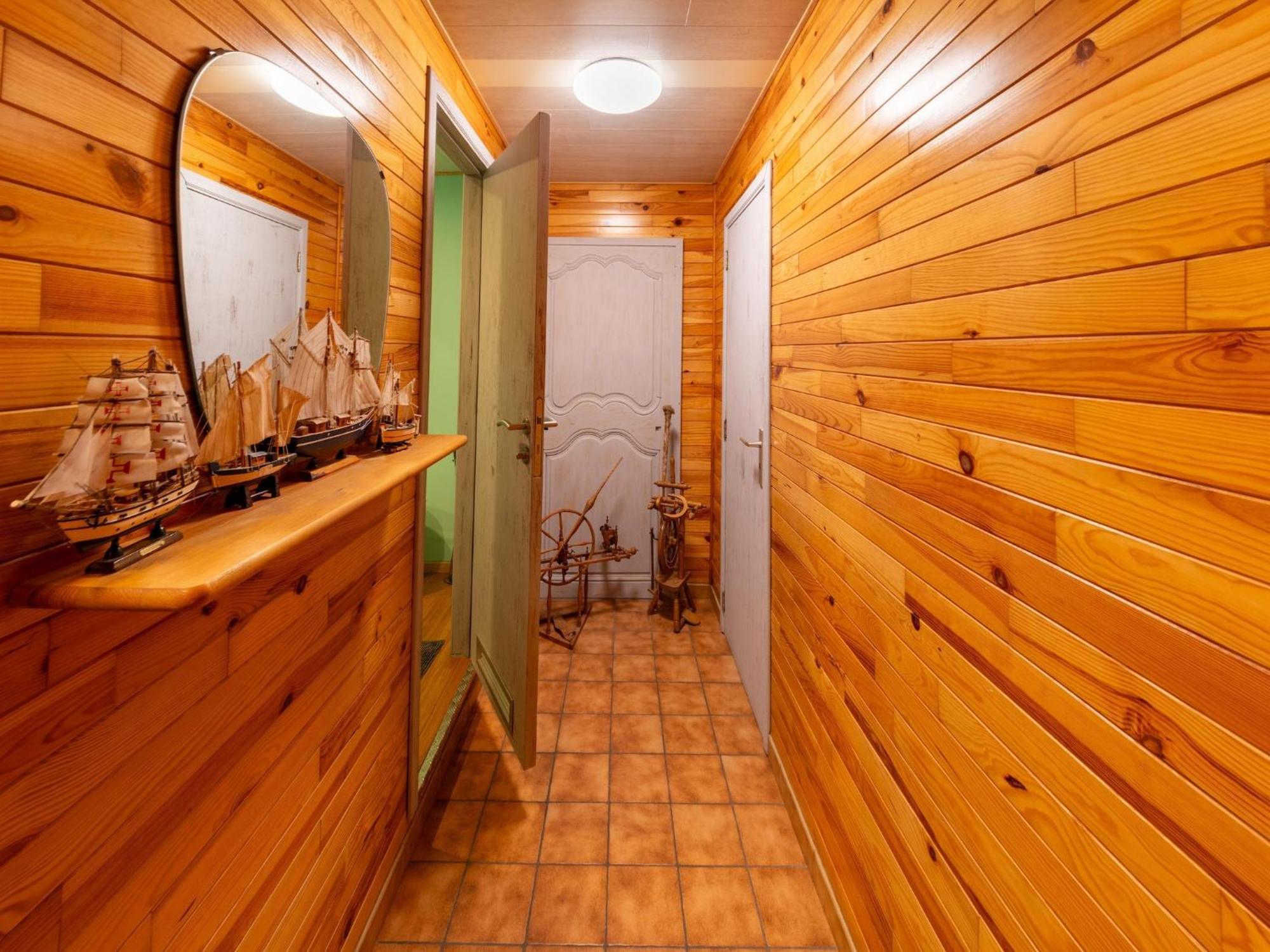 Holiday Home With Bubble Bath Florenville Bagian luar foto